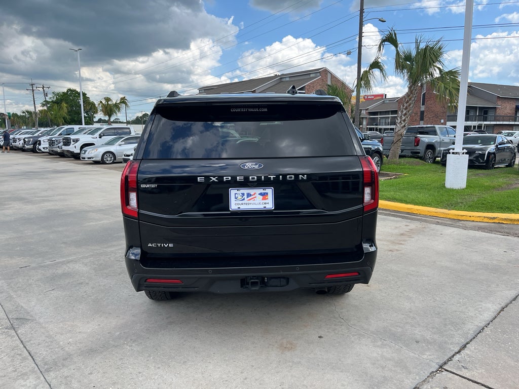 2025 Ford Expedition — rear three-quarter view