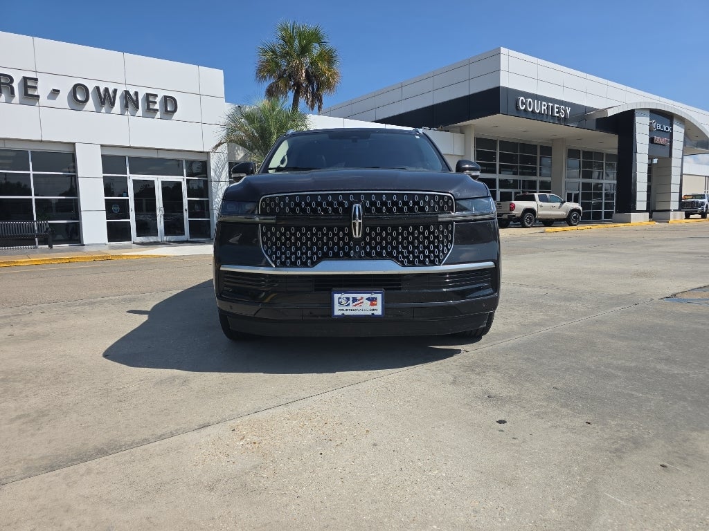 2025 Lincoln Navigator — rear three-quarter view