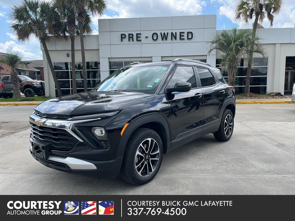 2025 Chevrolet Trailblazer LT in Mosaic Black Metallic — front three-quarter view