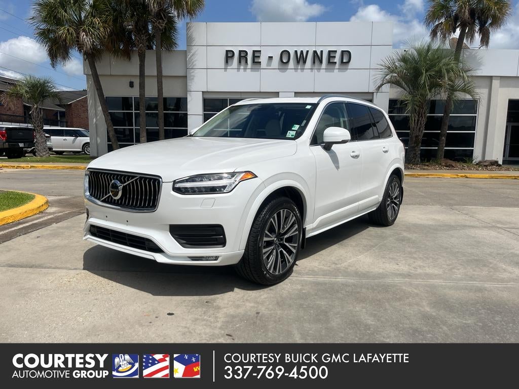 2021 Volvo XC90 Momentum in White — front three-quarter view
